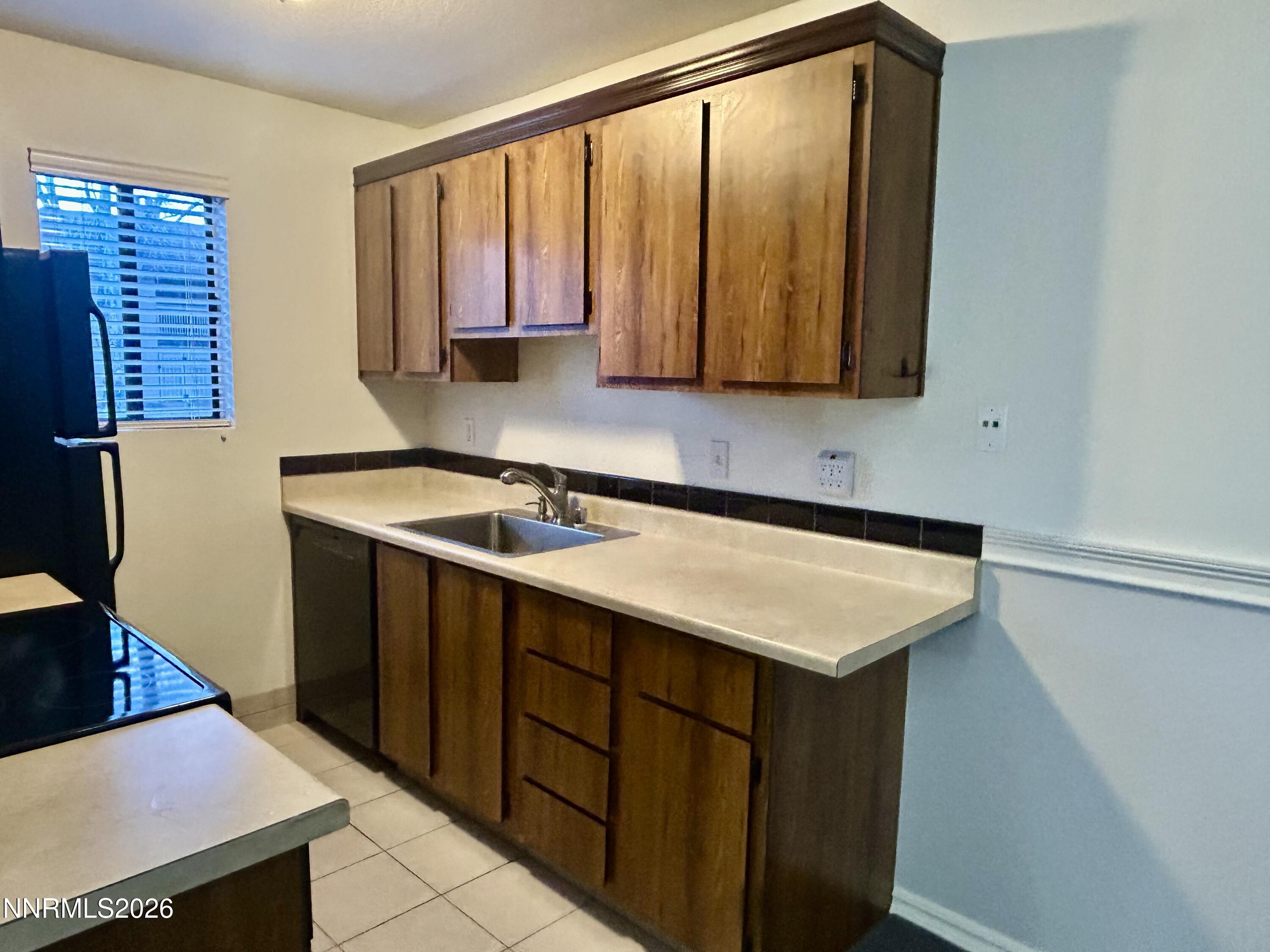 4546 Matich Drive Reno, NV 89502 - Photo 5 of 17 IMG_1114