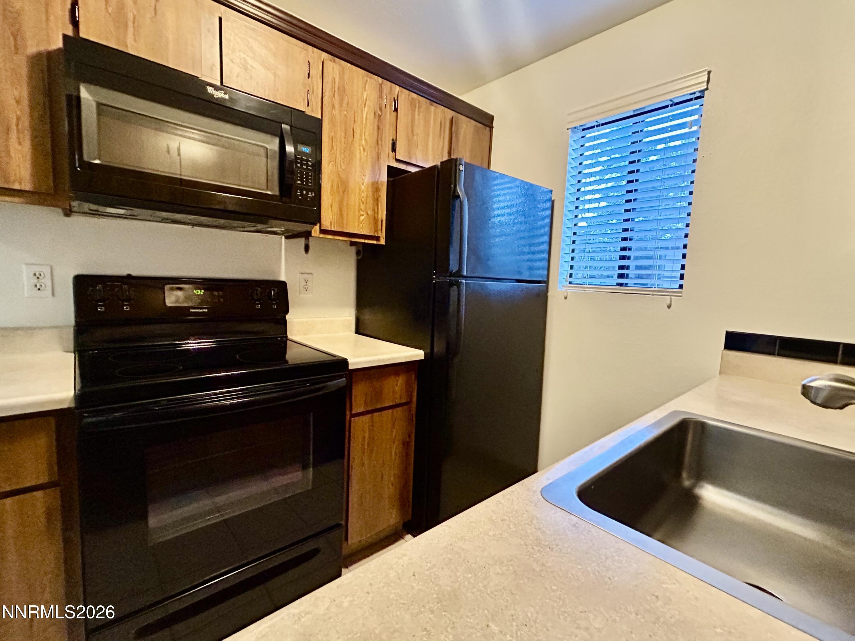 4546 Matich Drive Reno, NV 89502 - Photo 8 of 17 IMG_1125