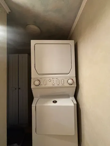 $2,400 | 30 Linwood Avenue, Unit 2, Methuen, MA 01844