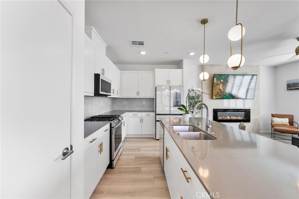 303 Sweet Place Fallbrook, CA 92028 - Photo 2 of 59