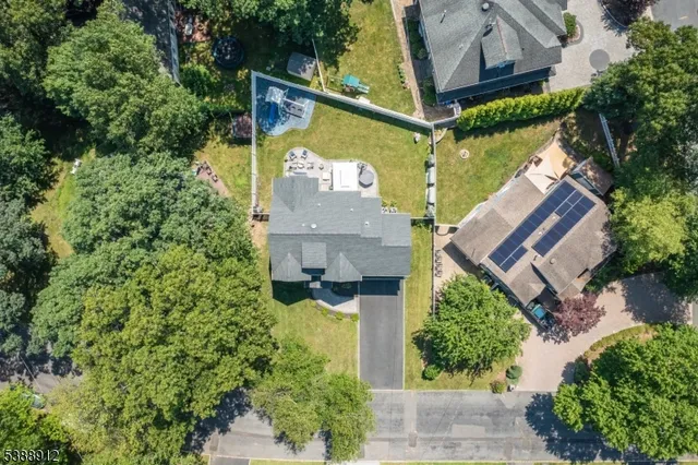 $1,899,000 | 16 Fernwood Road, Livingston, NJ 07039