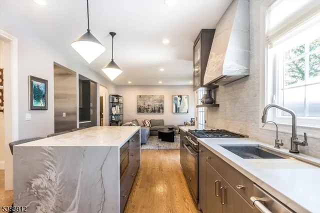 $1,899,000 | 16 Fernwood Road, Livingston, NJ 07039