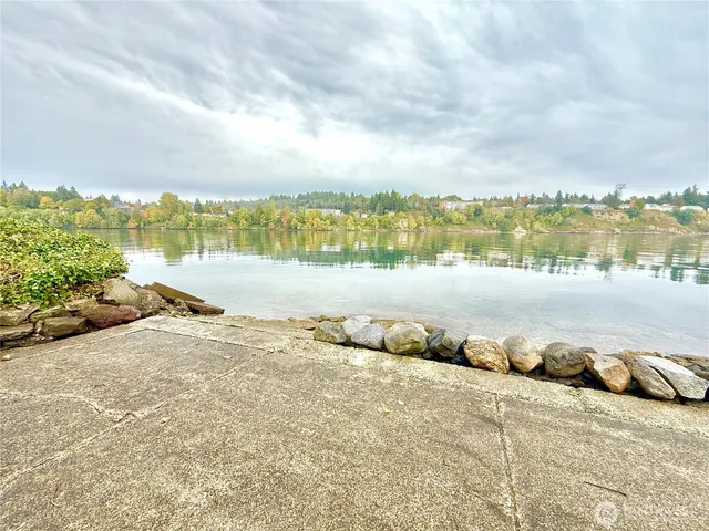 $275,000 | 1610 Park Avenue, Unit B3, Bremerton, WA 98337