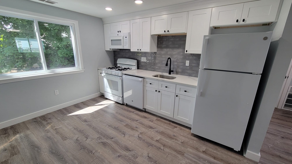 5 Lenox Street, Unit 4 Lowell, MA 01852 - Photo 15 of 34