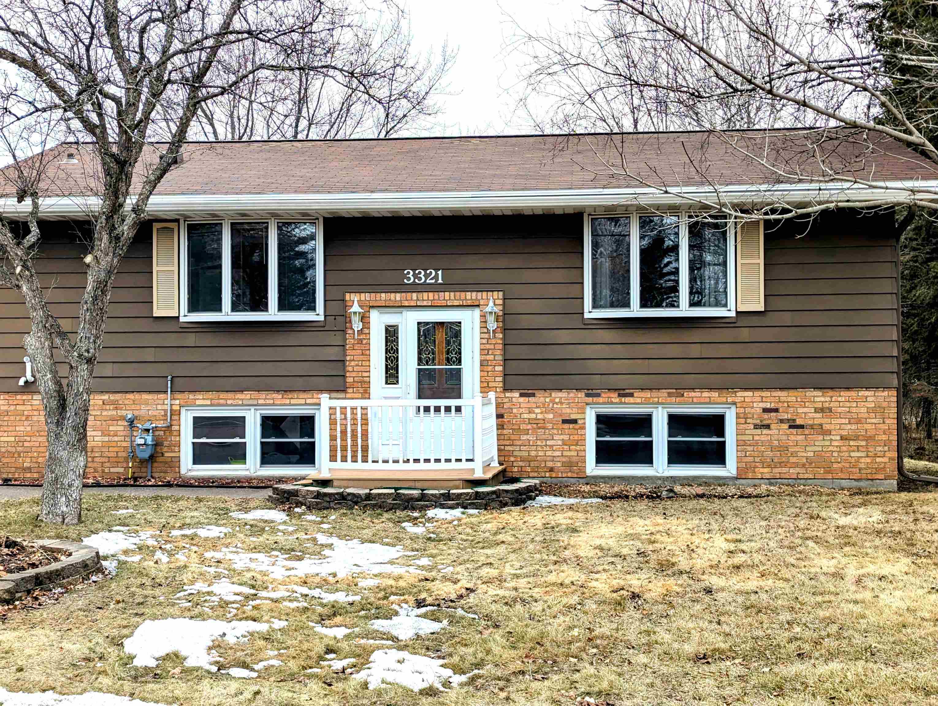 3321 Decker Road Duluth, MN 55811 - Photo 1 of 31 View of front of house with brick siding