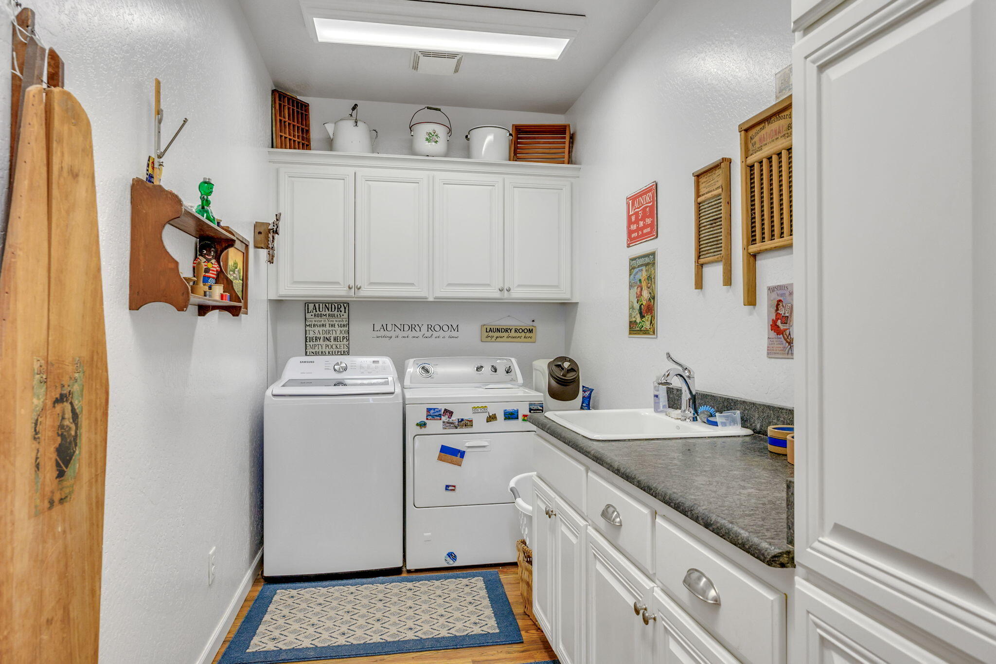 1011 Wren Ridge Drive Eagle Point, OR 97524 - Photo 56 of 89 Laundry/Utility Room
