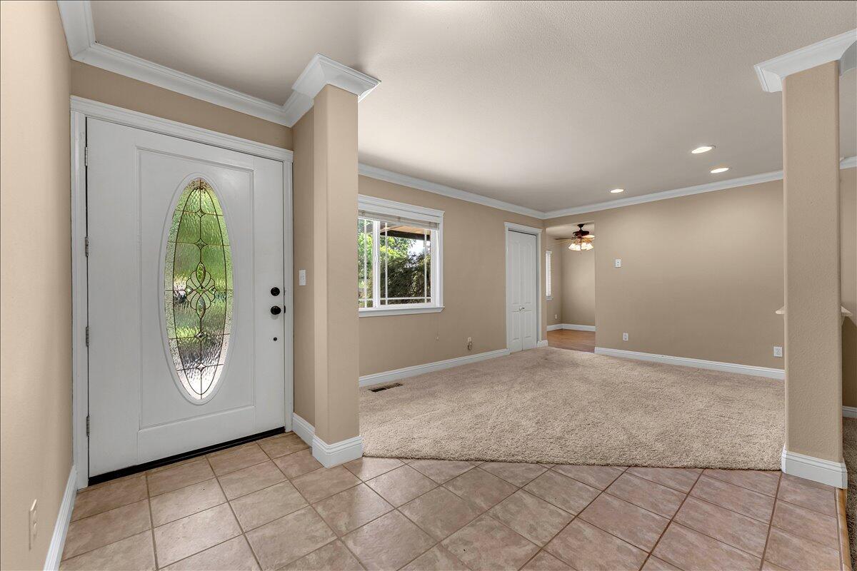 7038 Riata Drive Redding, CA 96002 - Photo 17 of 40 spacious entry