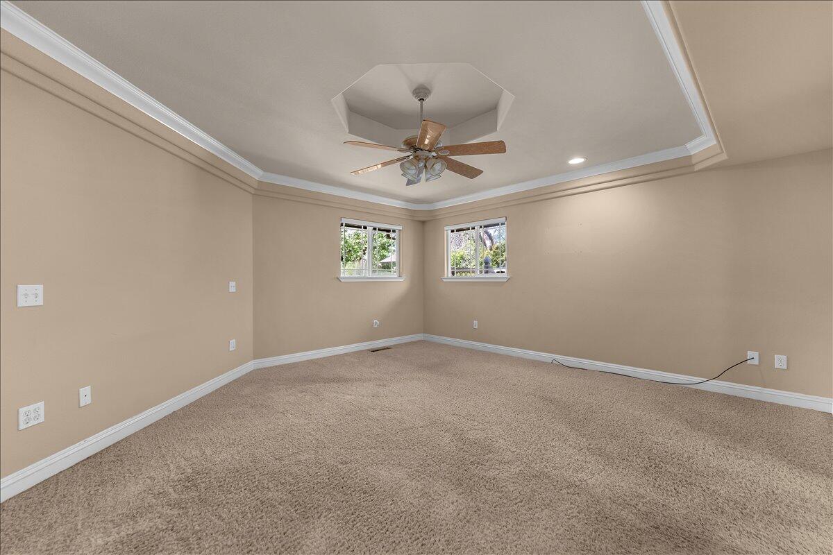 7038 Riata Drive Redding, CA 96002 - Photo 22 of 40 Primary Suite #3