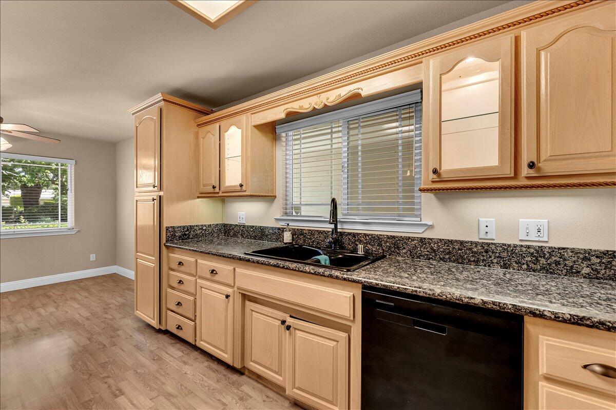 7038 Riata Drive Redding, CA 96002 - Photo 28 of 40 south side