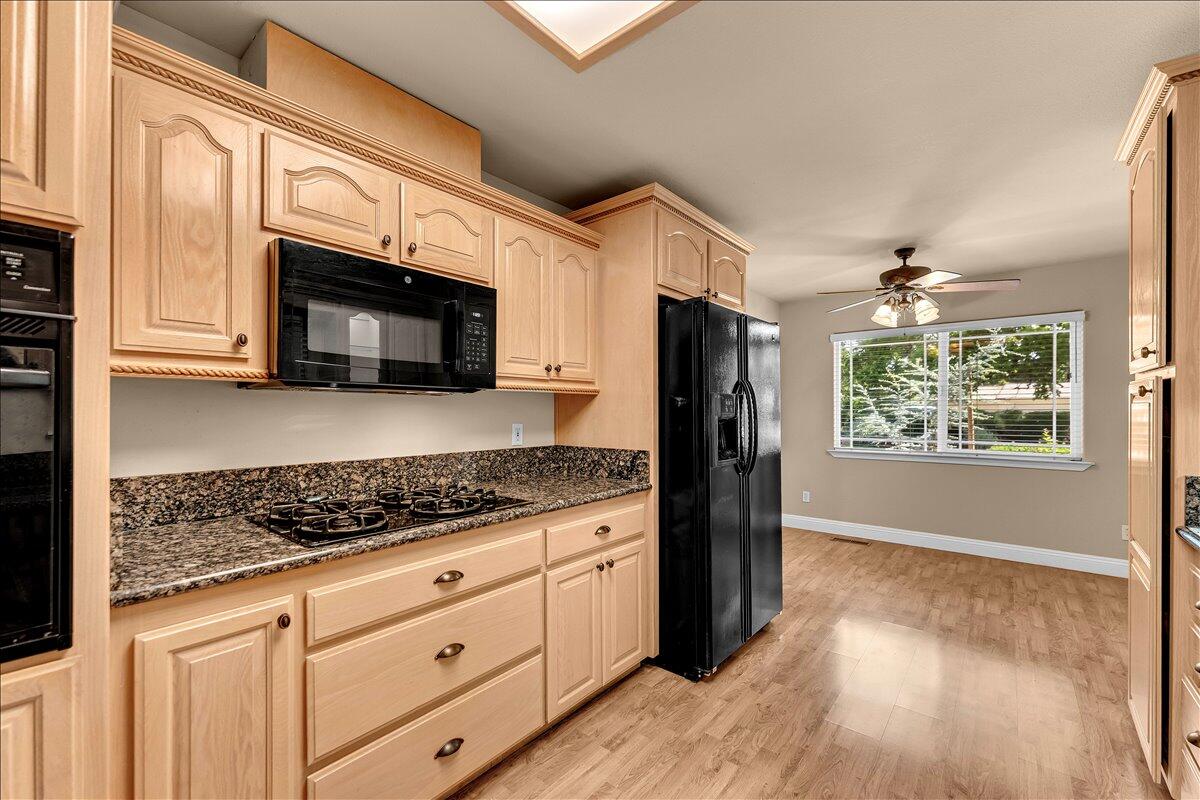 7038 Riata Drive Redding, CA 96002 - Photo 29 of 40 north side