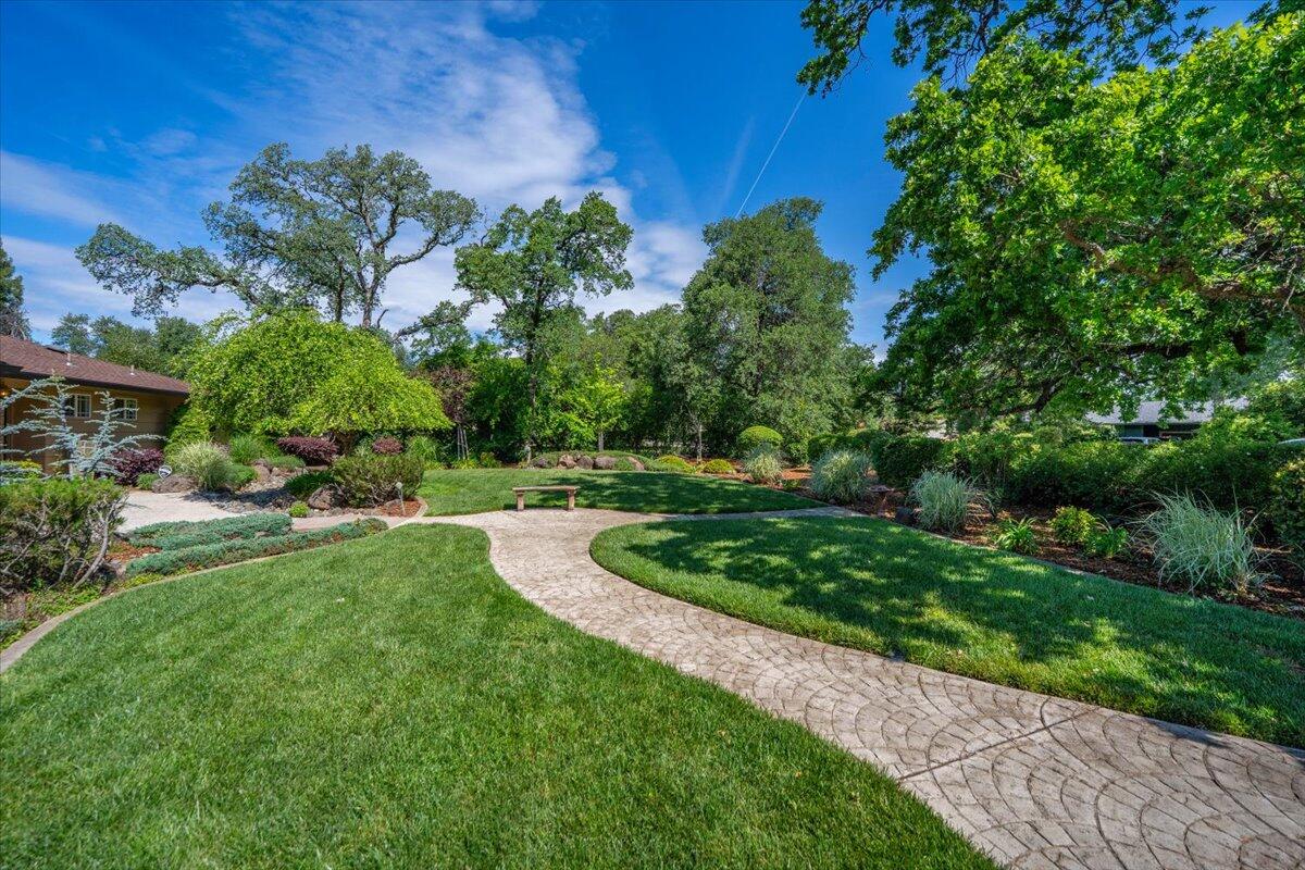 7038 Riata Drive Redding, CA 96002 - Photo 34 of 40 What a beautiful