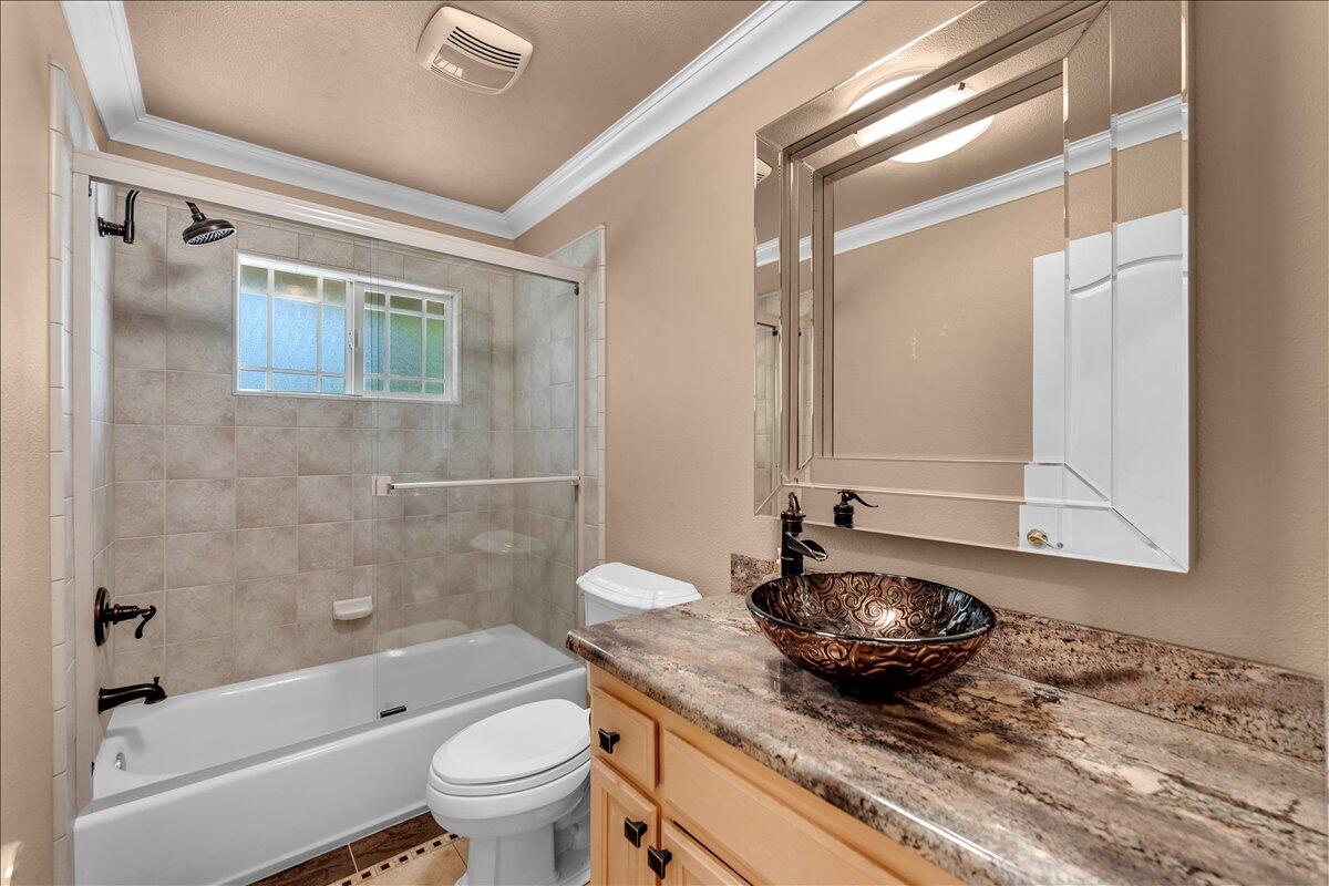 7038 Riata Drive Redding, CA 96002 - Photo 4 of 40 granite & tile