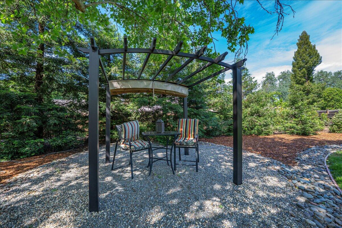 7038 Riata Drive Redding, CA 96002 - Photo 5 of 40 quiet place