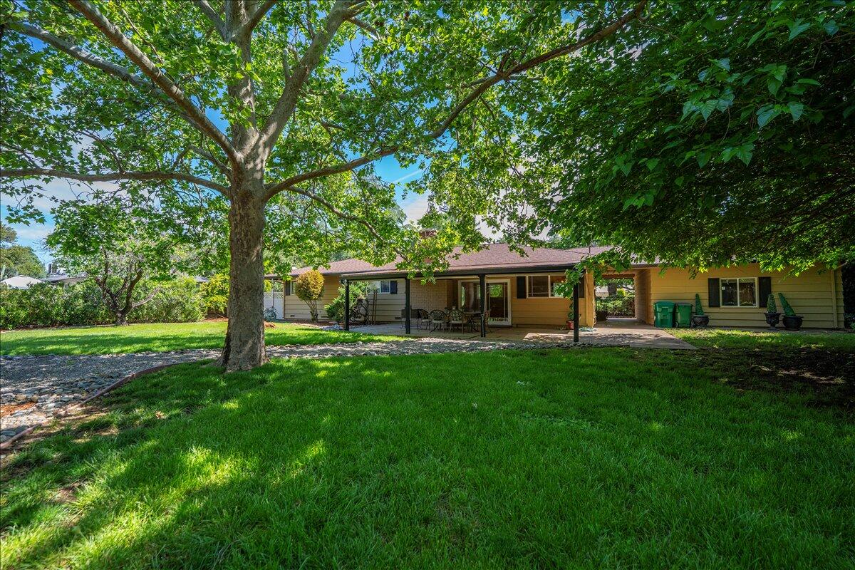 7038 Riata Drive Redding, CA 96002 - Photo 7 of 40 1/2 acre lot has