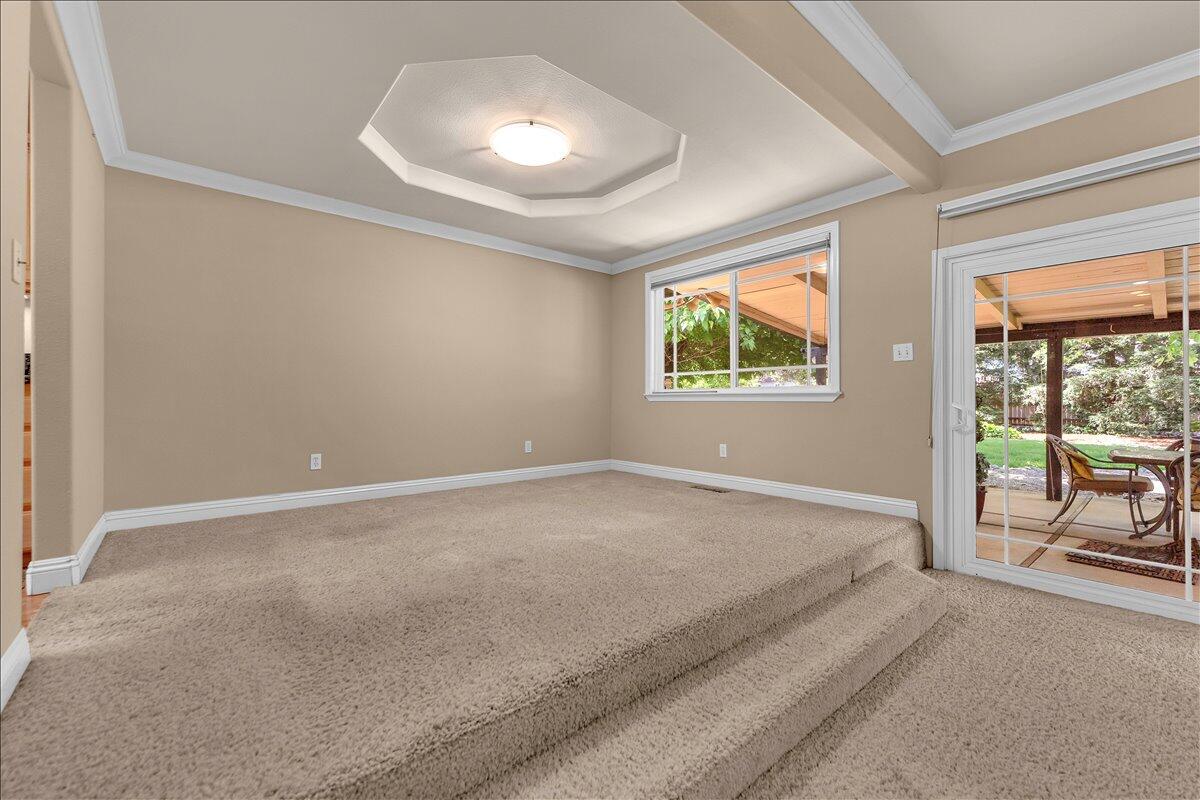 7038 Riata Drive Redding, CA 96002 - Photo 10 of 40 formal dining