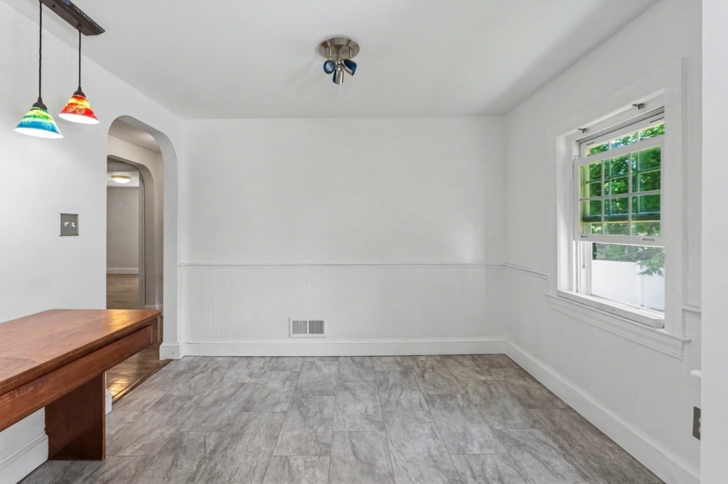 25 Moynihan Road Hamilton, MA 01982 - Photo 13 of 42