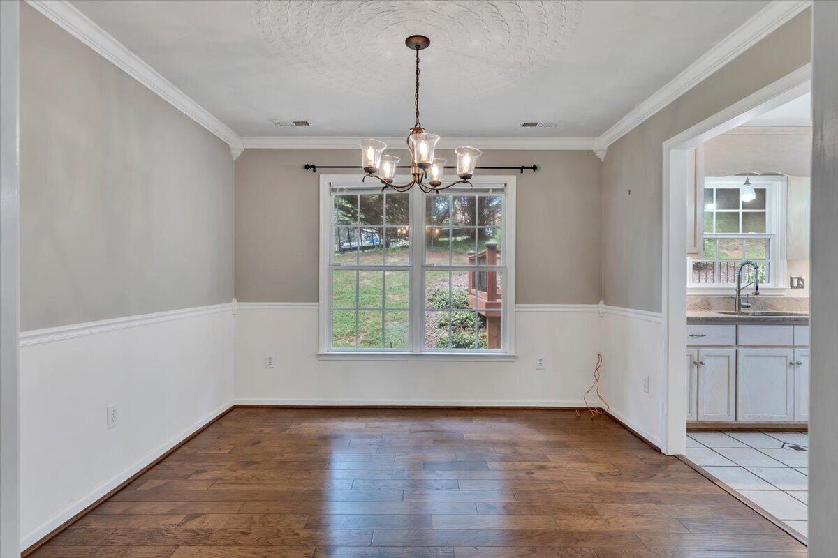 239 Pin Oak Drive Blue Ridge, VA 24064 - Photo 10 of 47 10-MIB02111