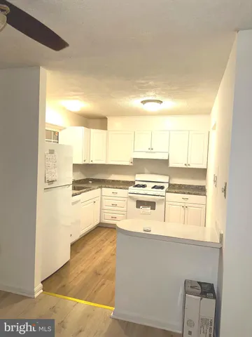 $495,000 | 14812 Smethwick Place, Centreville, VA 20120