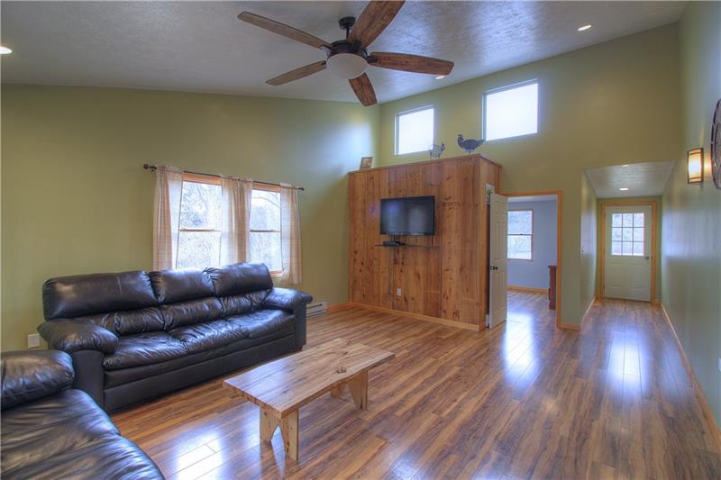 800 Planter Drive Rochester, PA 15074 - Photo 5 of 24