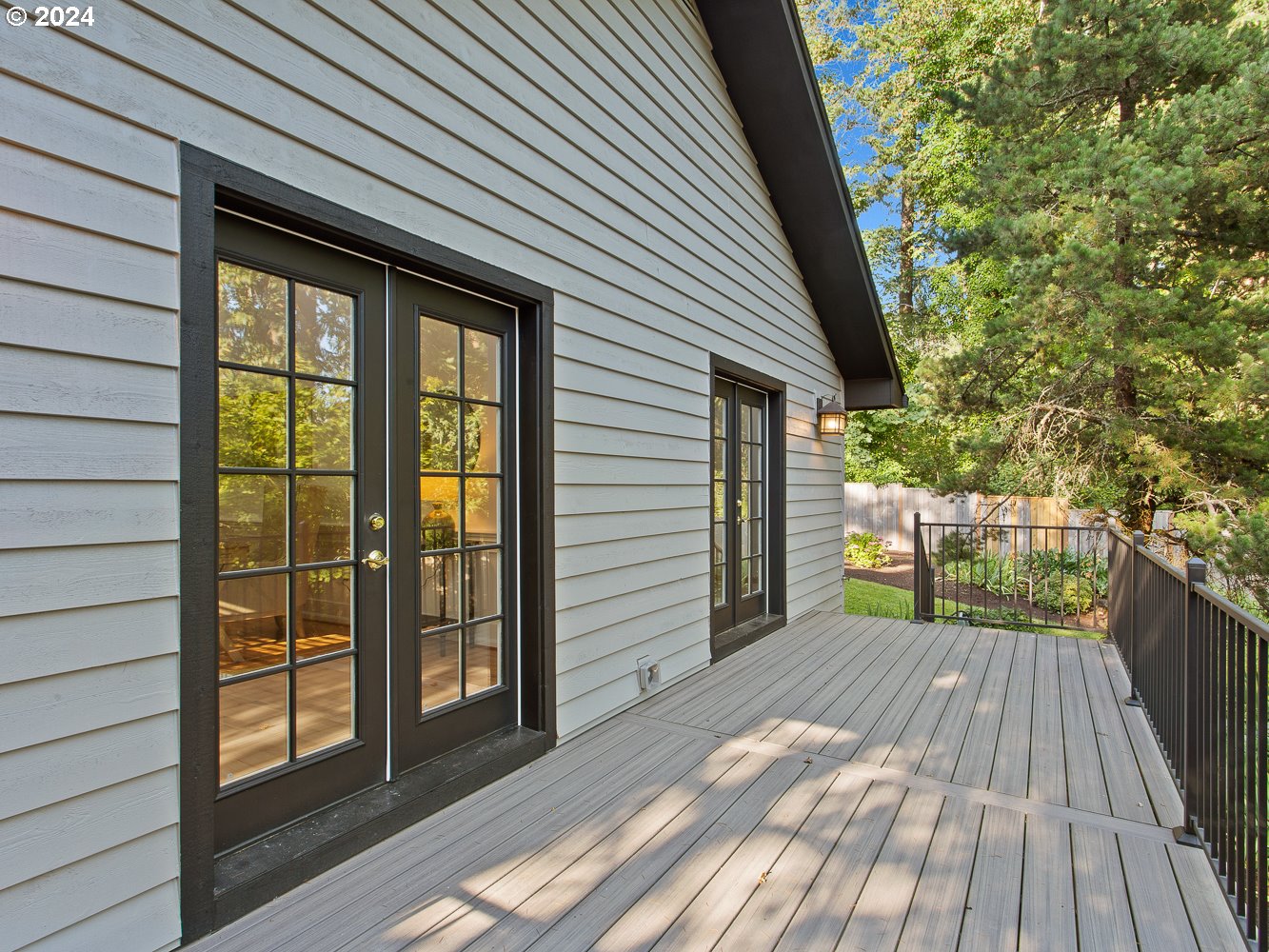 4312 Southwest 40th Avenue Portland, OR 97221 - Photo 13 of 47 Deck