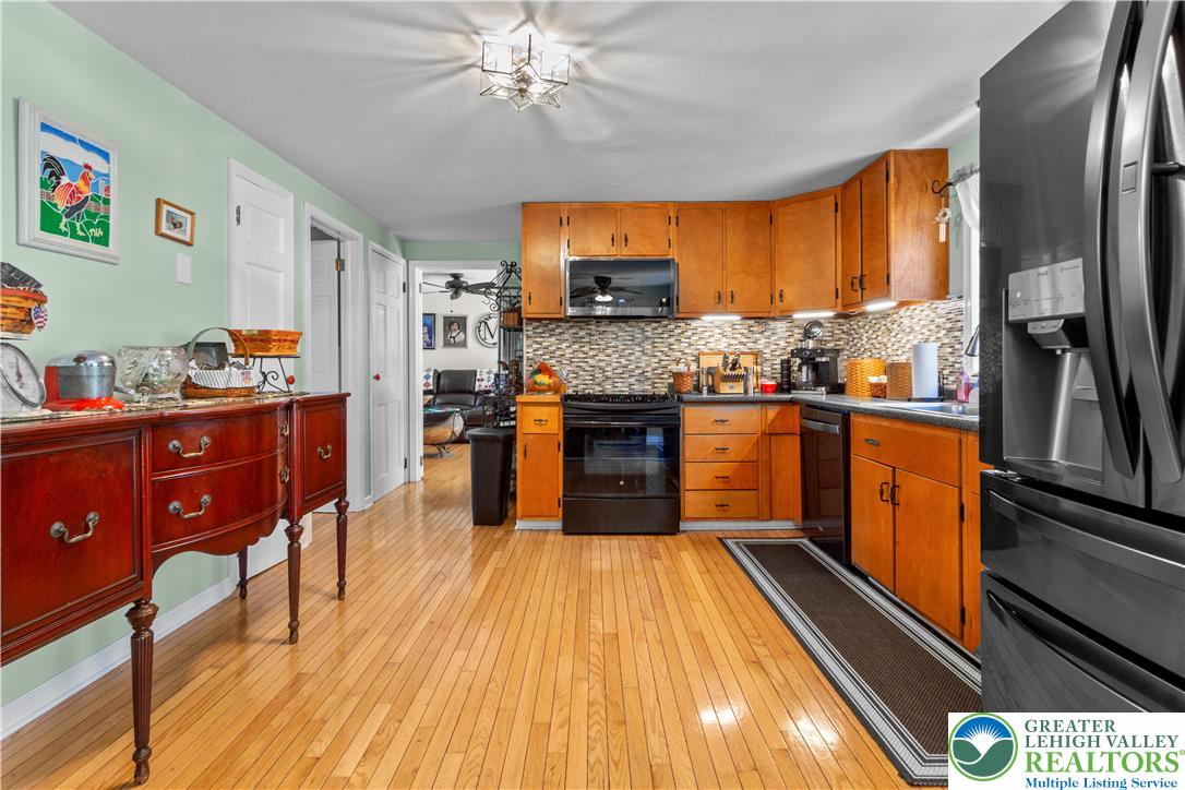 1495 Morgan Hill Road Easton, PA 18042 - Photo 4 of 30