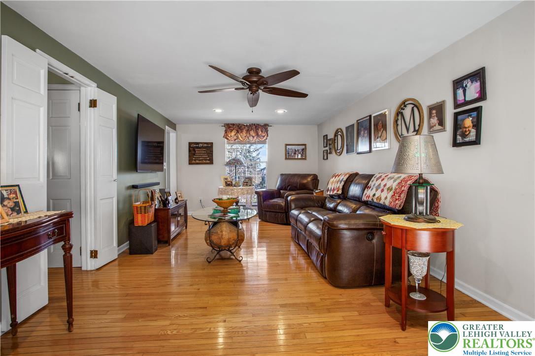 1495 Morgan Hill Road Easton, PA 18042 - Photo 8 of 30