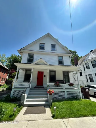$3,000 | 212 Circular Street, Unit 2, Saratoga Springs, NY 12866