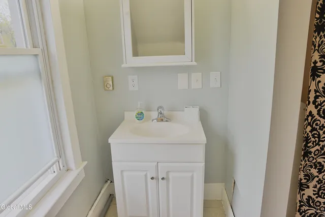 $3,500 | 212 Circular Street, Unit 2, Saratoga Springs, NY 12866