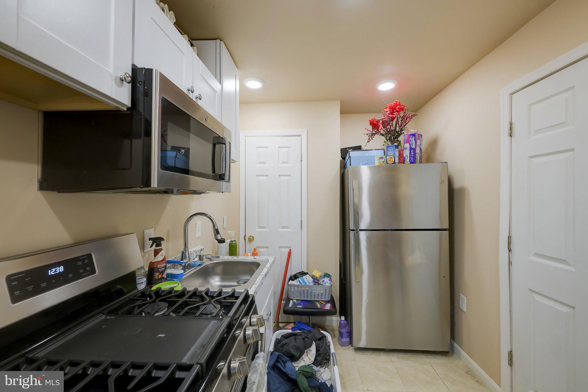 601 Crossover Court Frederick, MD 21703 - Photo 49 of 55 Cozy kitchen with modern appliances.