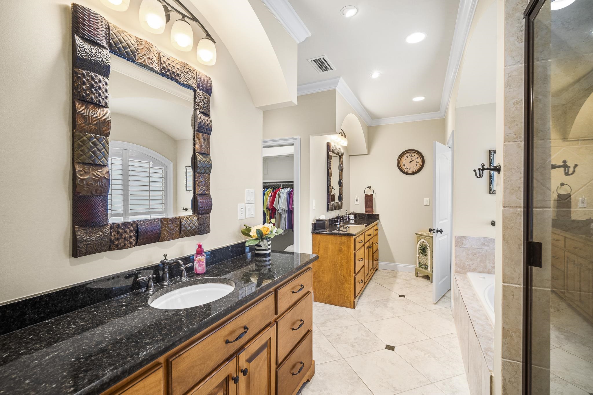 7090 Carson Lane Daphne, AL 36527 - Photo 17 of 37 Bathroom