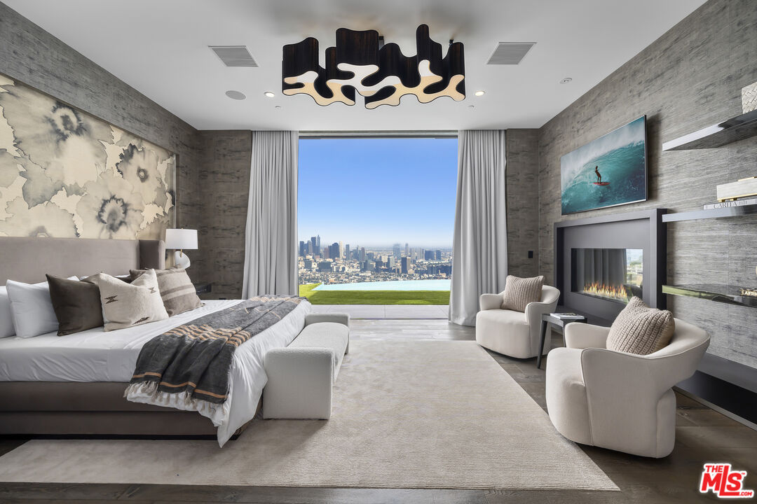 1622 Viewmont Drive Los Angeles, CA 90069 - Photo 14 of 29