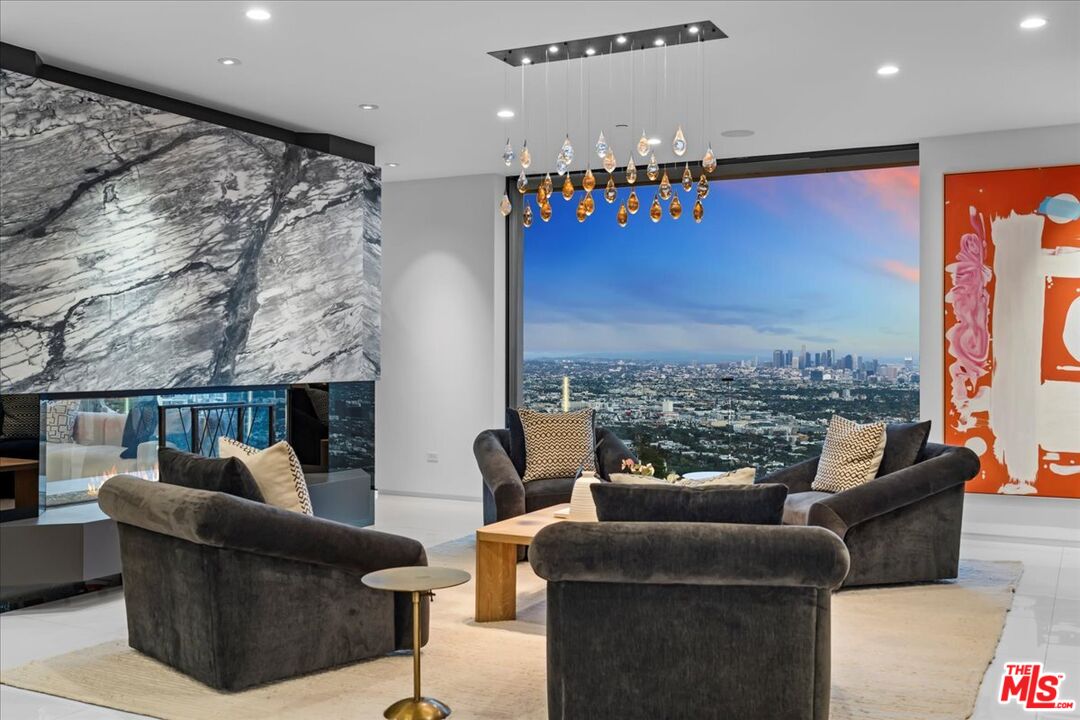 1622 Viewmont Drive Los Angeles, CA 90069 - Photo 22 of 29