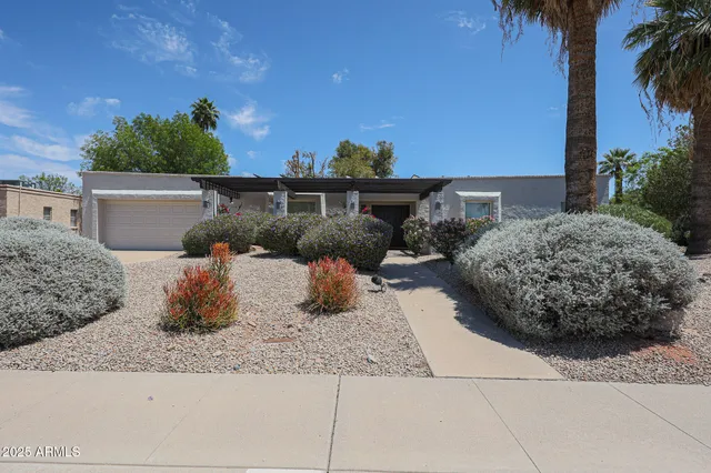 $3,800 | 601 East Forest Hills Drive, Phoenix, AZ 85022