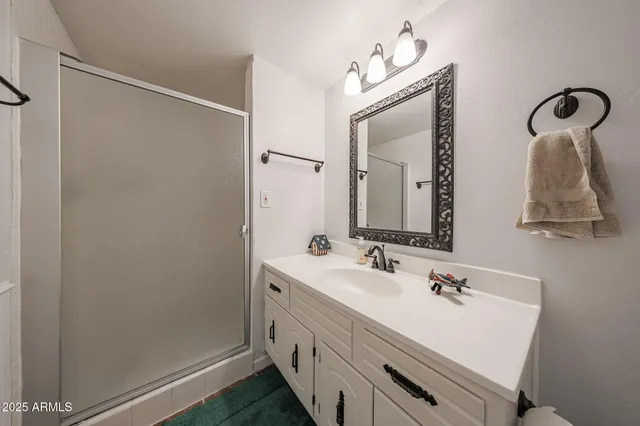 $3,800 | 601 East Forest Hills Drive, Phoenix, AZ 85022