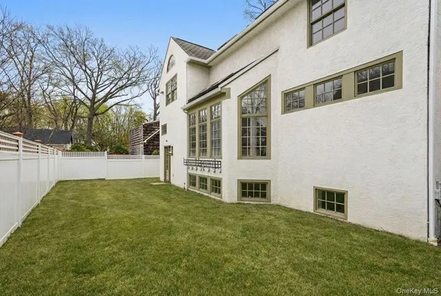$2,395,000 | 7 Fernwood Avenue, Rye, NY 10580
