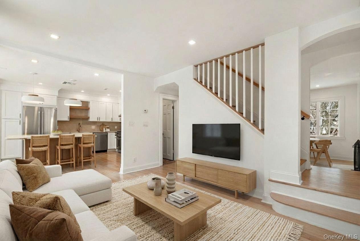 7 Fernwood Avenue Rye, NY 10580 - Photo 4 of 25 Family Room off Kitchen