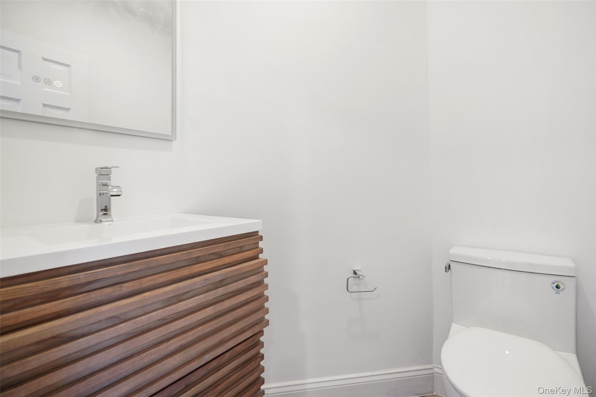 7 Fernwood Avenue Rye, NY 10580 - Photo 10 of 25 Powder Room