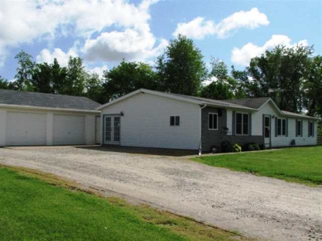 26071 North Upper Lake Road Canton, IL 61520 - Photo 2 of 15