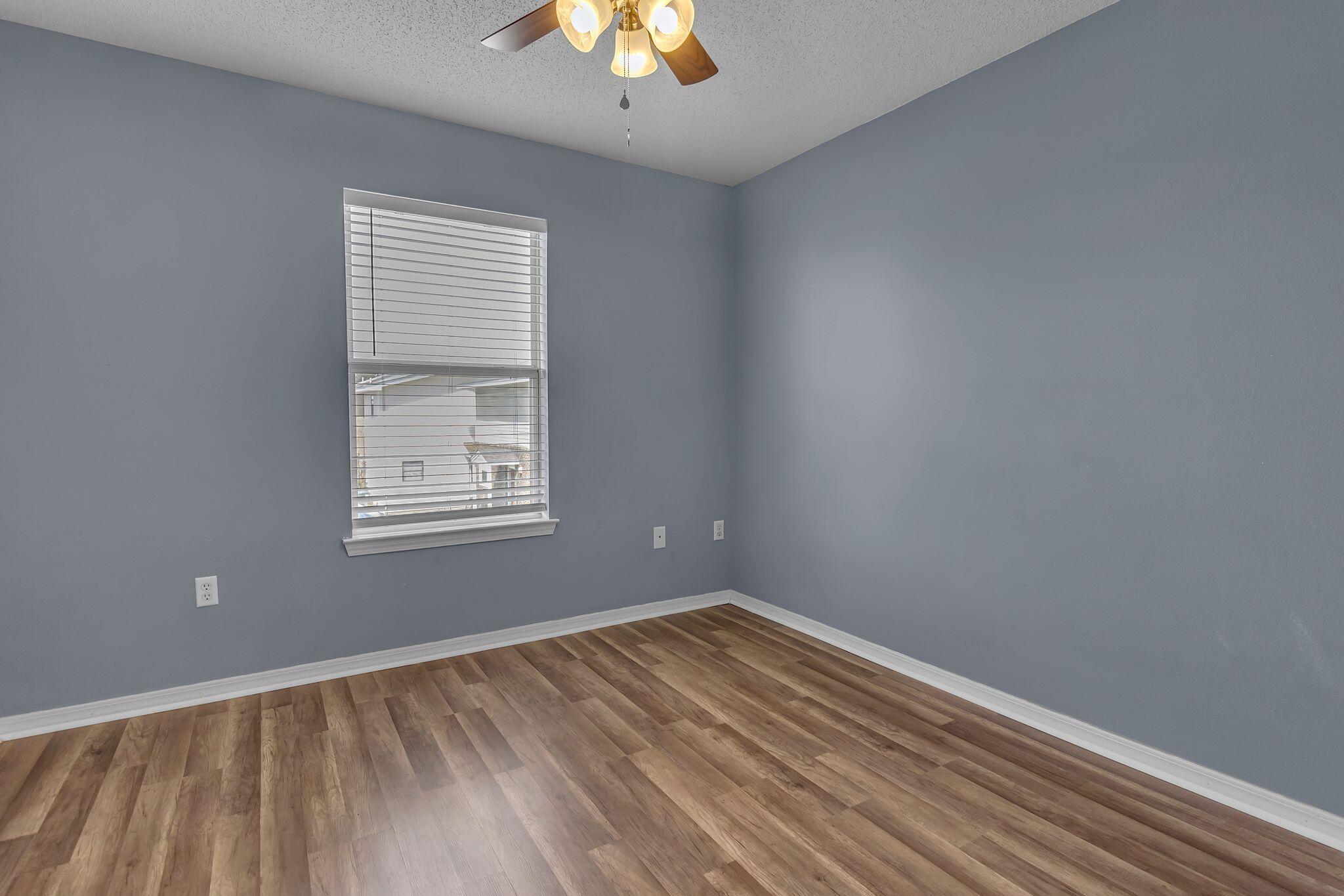 150 Bent Arrow Drive, Unit 51 Destin, FL 32541 - Photo 22 of 28 an empty room with a window