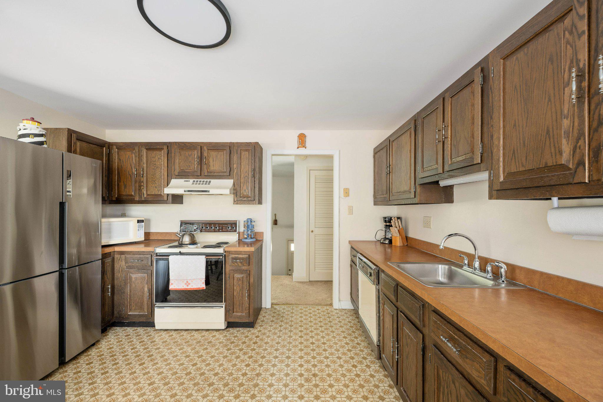279 Harbor Drive Reedville, VA 22539 - Photo 16 of 97 Newer refrigerator