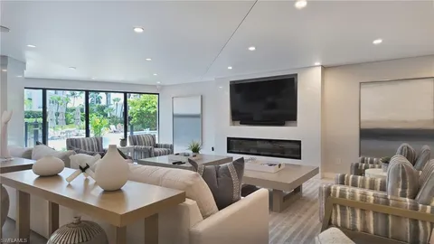$999,000 | 3951 Gulf Shore Boulevard North, Unit 302, Naples, FL 34103