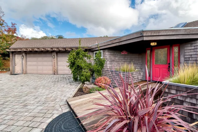 $1,699,000 | 10 Robinhood Drive, Novato, CA 94945