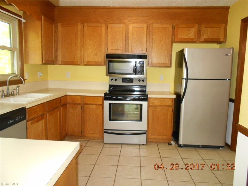 6003 Hunters Ridge Court Lexington, NC 27295 - Photo 5 of 29 Gallery Image 5