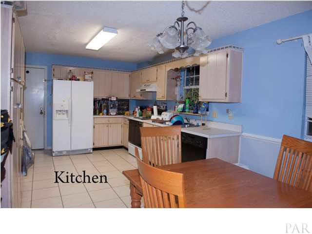 479 Sandy Ridge Circle Mary Esther, FL 32569 - Photo 7 of 14 Large open kitchen with plenty of cabinet space.