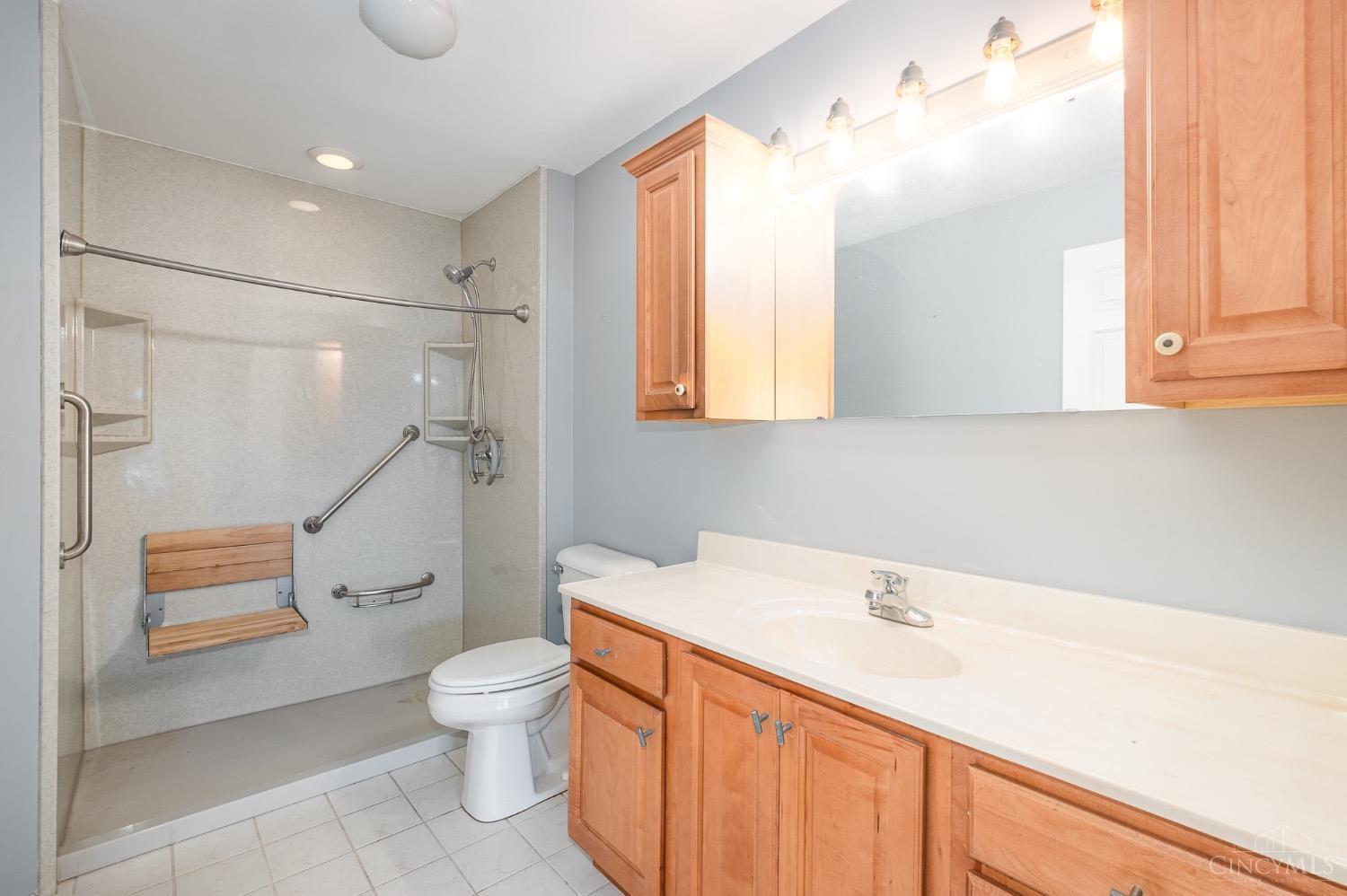 6421 Bridgetown Road, Unit 3 Cincinnati, OH 45248 - Photo 23 of 35 Gallery Image 23