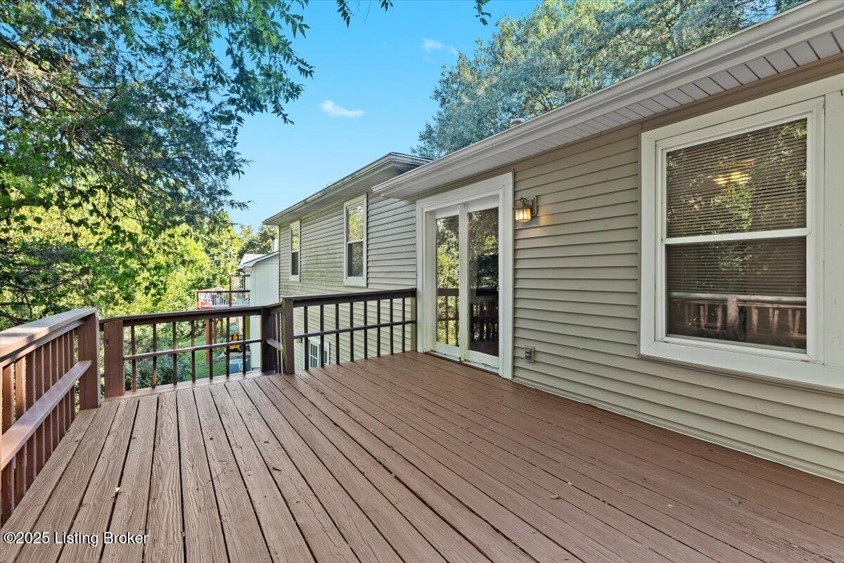 2010 Millgate Road Louisville, KY 40223 - Photo 6 of 39 22-2010 Millgate Rd-22