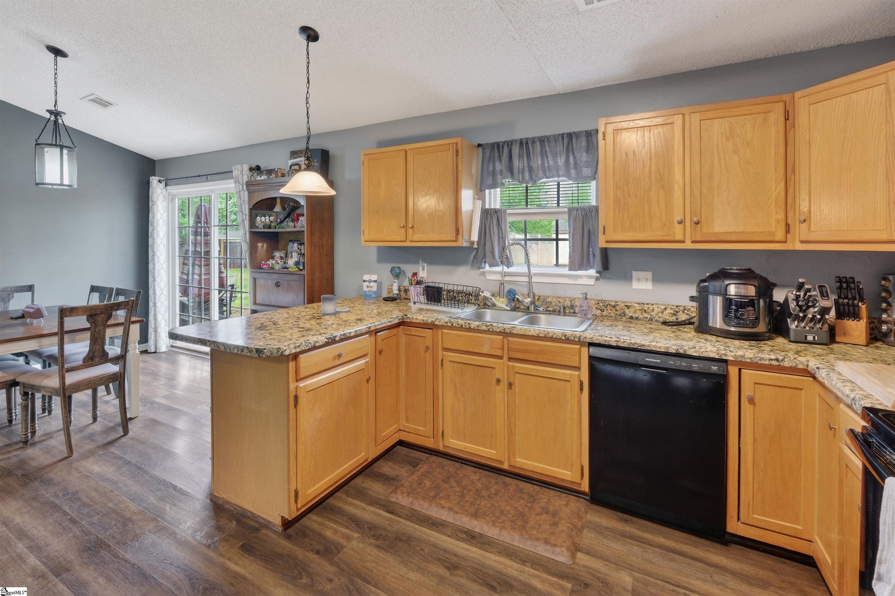 112 Allison Street Lyman, SC 29365 - Photo 4 of 24