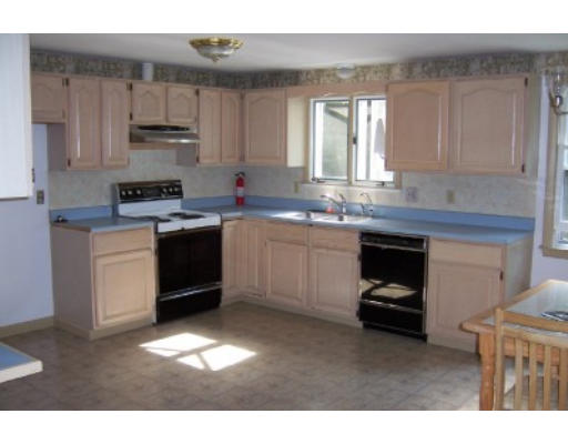 484 Hilltop Road Lancaster, MA 01523 - Photo 3 of 11 Gallery Image 3