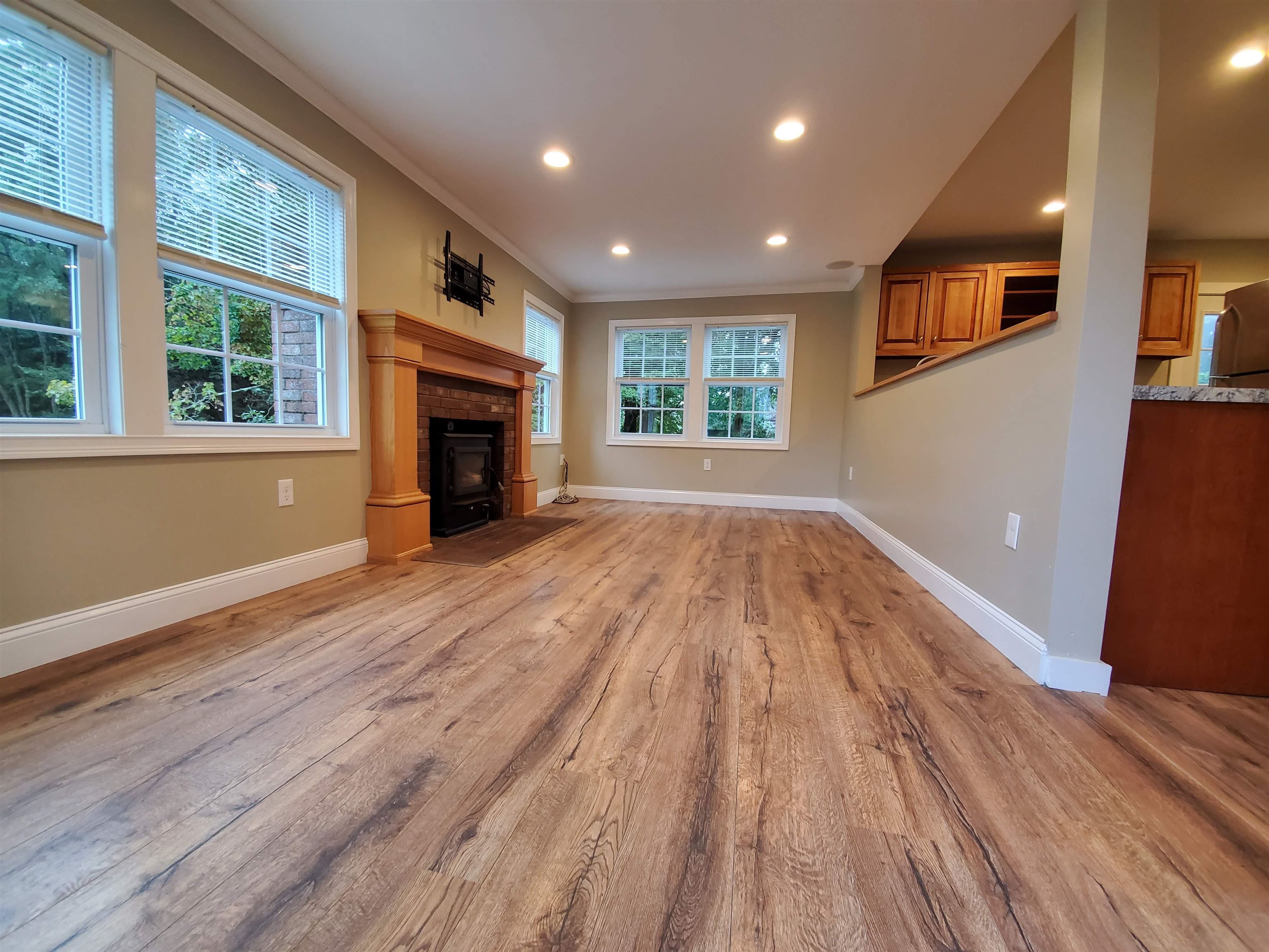 18 Stratham Heights Road Stratham, NH 03885 - Photo 8 of 35