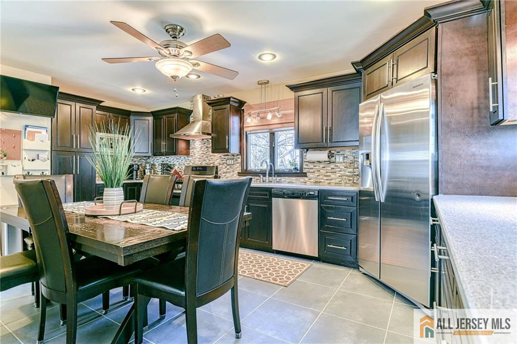 35 Outcalt Road Edison, NJ 08817 - Photo 5 of 33 a view of a dining room with furniture